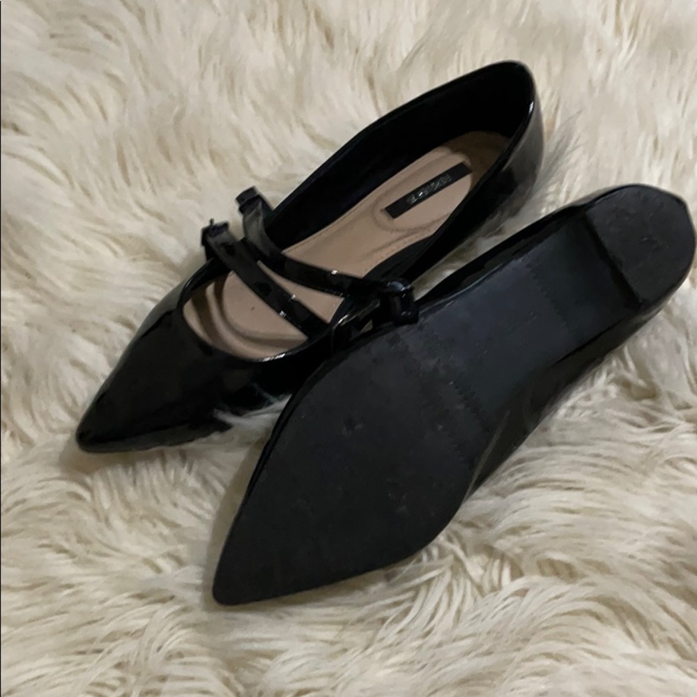 Flats - Picture 2 of 3